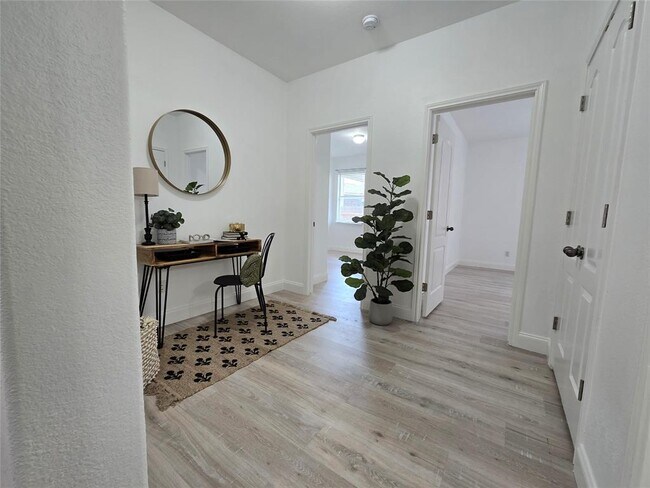 Building Photo - 303 Arrowhead Trail