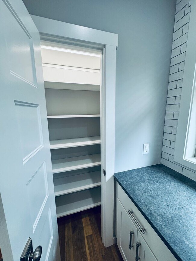 Building Photo - West AVL - Spacious, Beautiful Modern Home