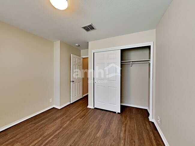 Building Photo - 10124 Del Lago Ct