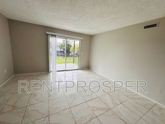 Building Photo - 5317 Curry Ford Rd