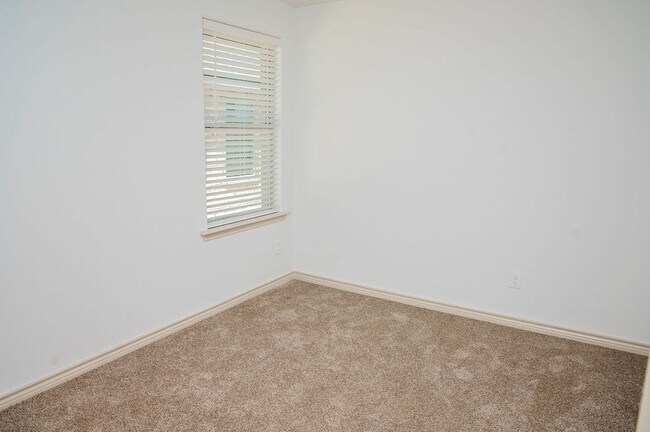 Building Photo - Entertain, Relax, and Enjoy West Texas Living