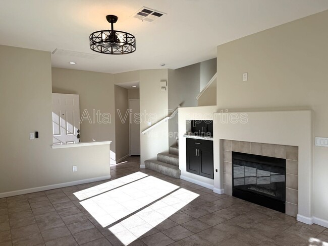 Building Photo - 11877 Spruce Run Dr