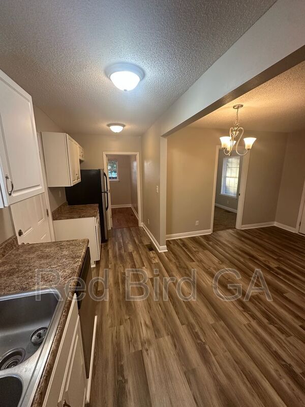 Building Photo - 1230 Harris St