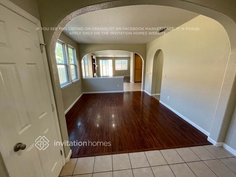 Building Photo - 1762 Dalia Pl