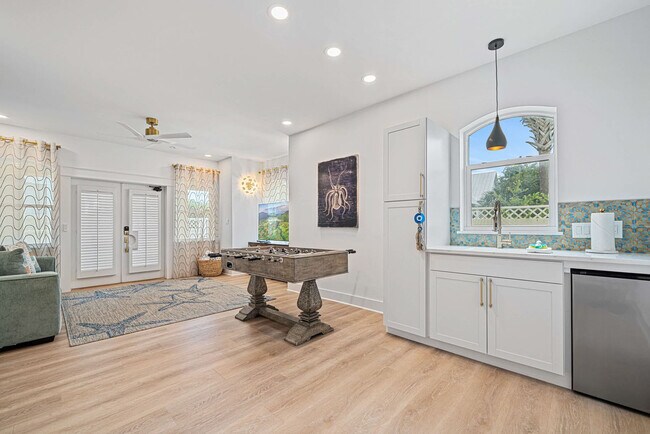 Building Photo - 20 St Francis Dr S