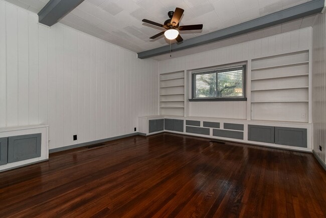 Building Photo - 1507 Bois D'Arc St