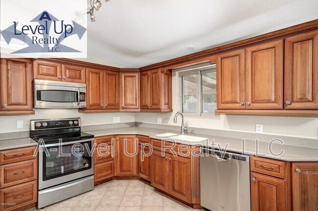 Building Photo - 7532 N Rasmussen Ave