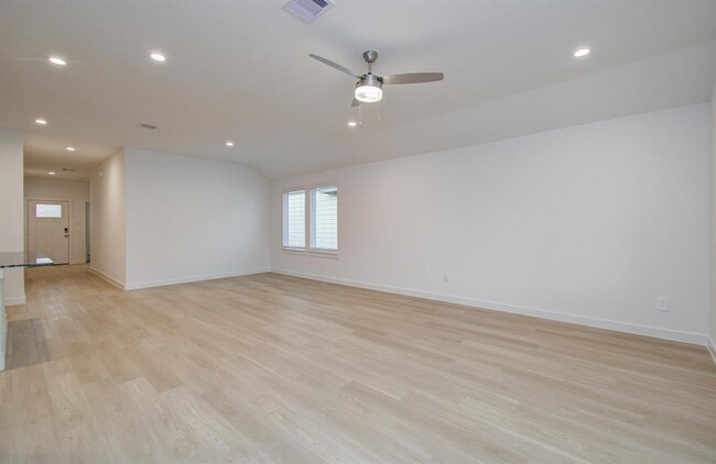 Building Photo - 1615 Battisti Dr