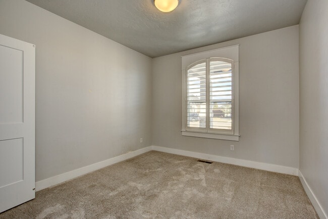 Building Photo - 2603 N Foudy Ave