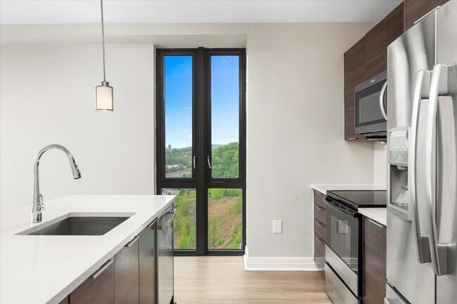Building Photo - 701 Ridge Hill Boulevard