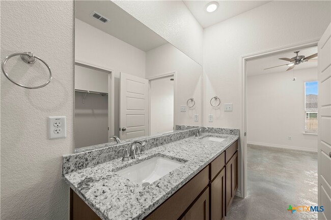 Building Photo - 3903 Sugar Hackberry Trl