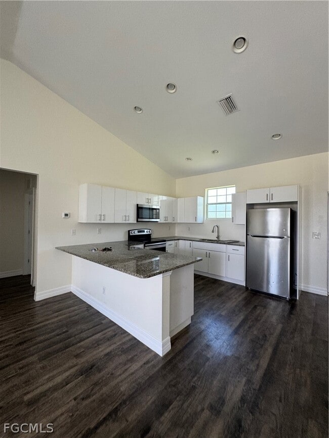 Building Photo - 8036 Buttercup Cir