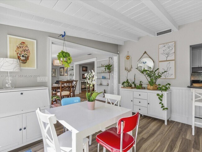 Building Photo - 2648 NE 26th Ave