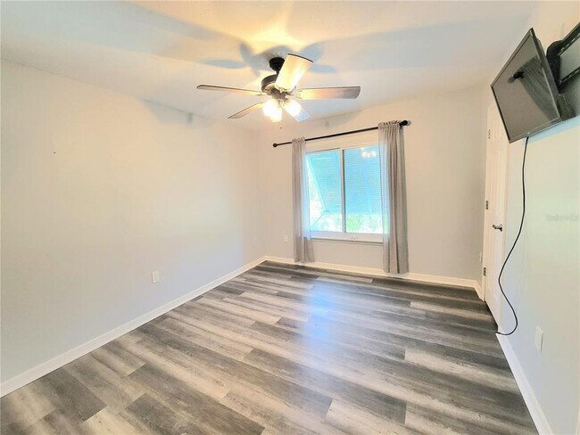 Building Photo - 4160 35th Terrace S