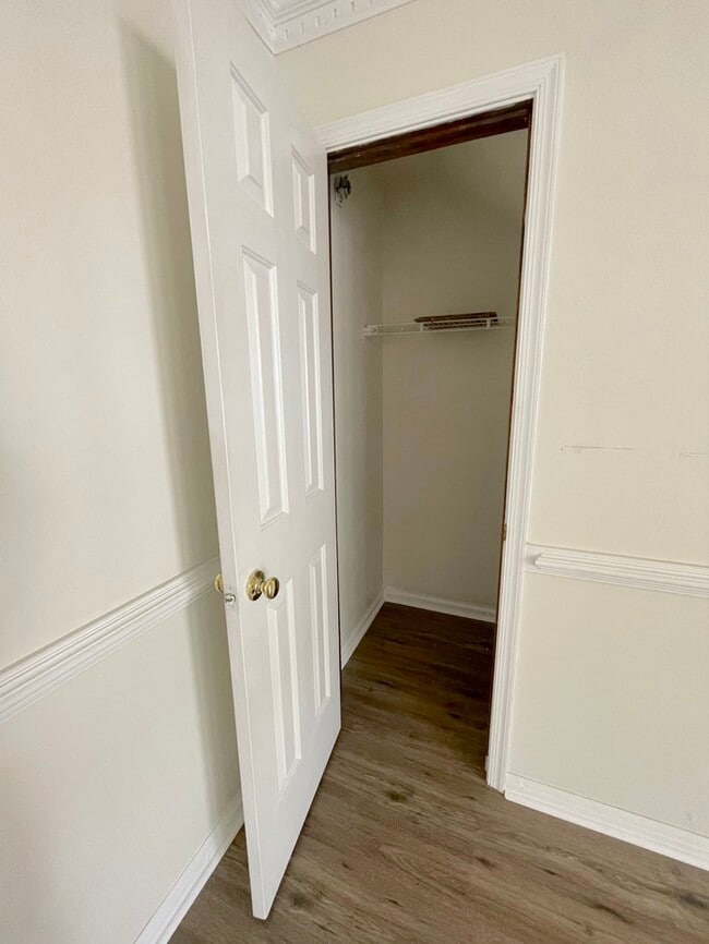 Building Photo - 5523 Gates Landing Rd