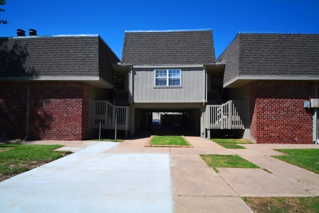 Building Photo - The Reserve at Silver Maple