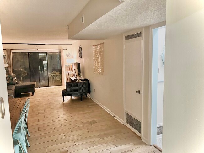 Building Photo - 1809 Crooked Pine Dr