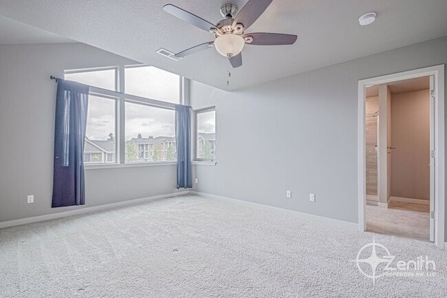 Building Photo - 12323 NE 116th Way