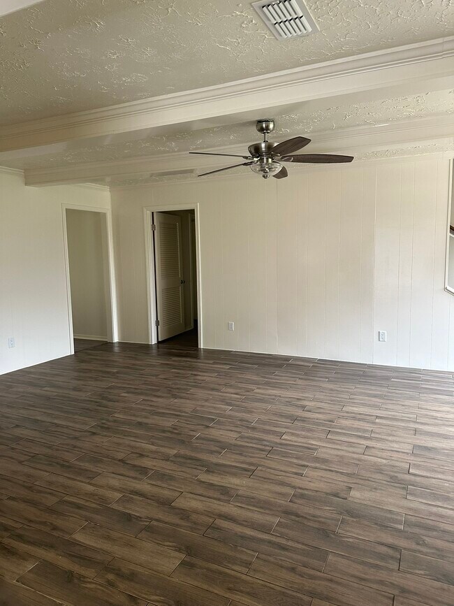 Building Photo - 11719 Scottsdale Dr