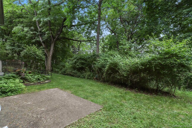 Building Photo - 140 N Broadway