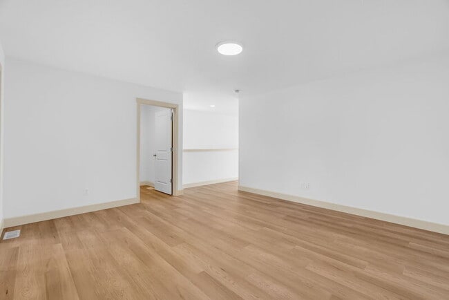 Building Photo - 2115 NW 17th Pl