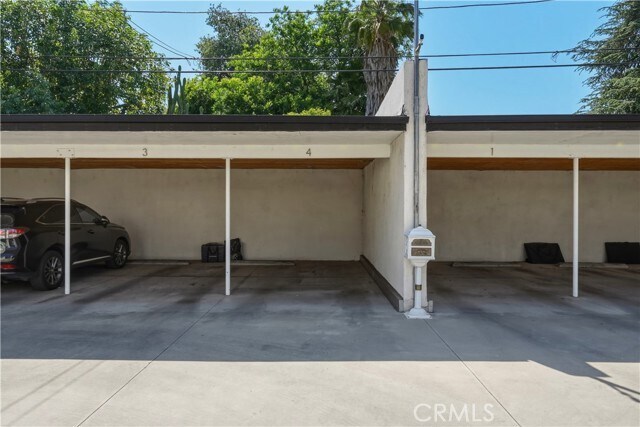 Building Photo - 4965 Kester Ave