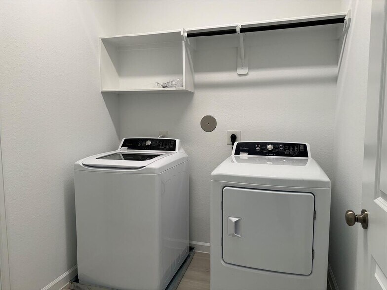 Building Photo - 5506 Amber Brook Ln