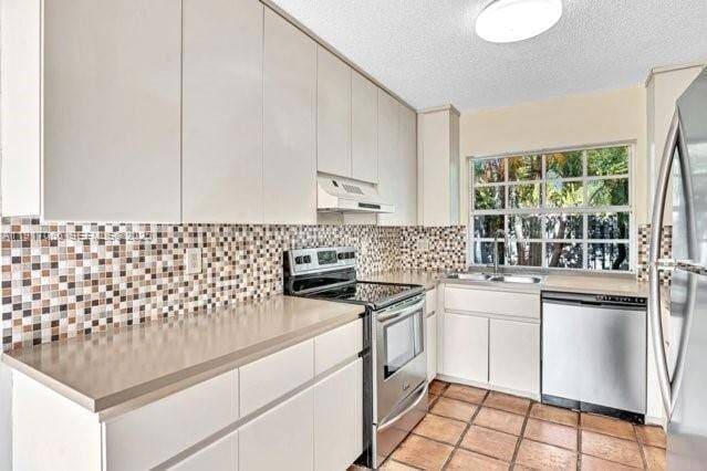 Building Photo - 1353 Springside Dr