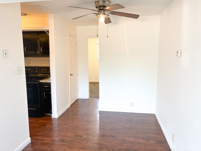 Building Photo - 4426 S Rosehaven Ct