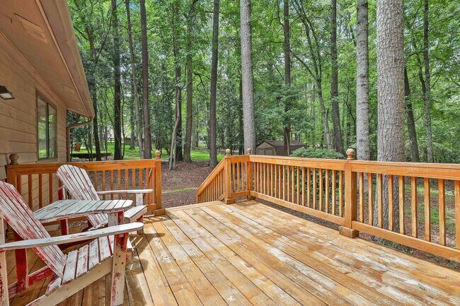Building Photo - Charming 3 Bed / 2 Bath Furnished Ranch in One of Peachtree City's Most Scenic Settings