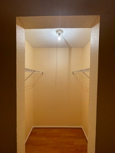 Walk in closet - 3118 San Jacinto St