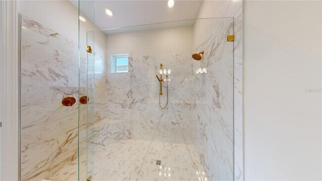 Building Photo - 16419 Isola Pl