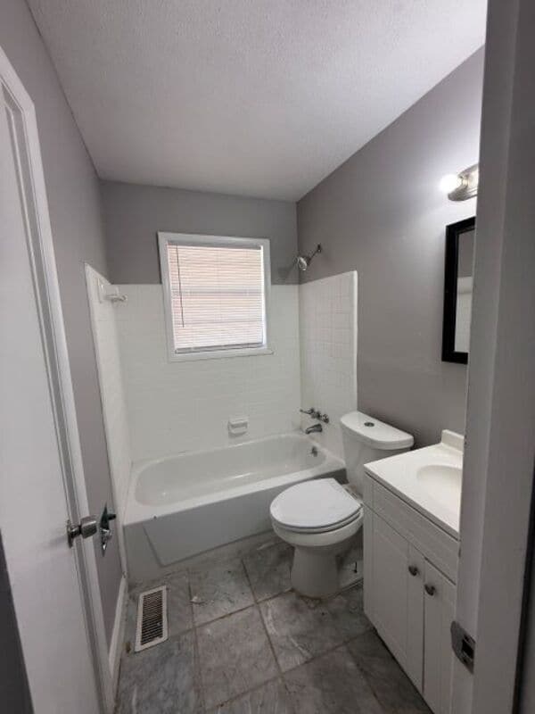 Building Photo - 3419 Grassfort Dr SW