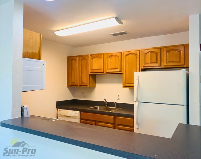 Building Photo - 900 S Peninsula Dr