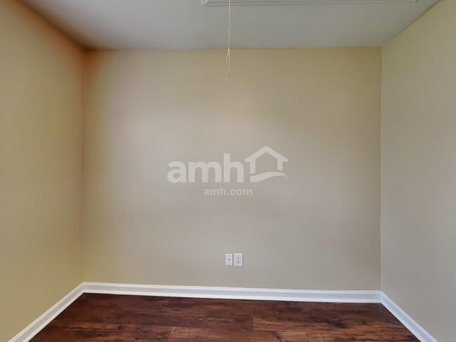 Building Photo - 224 N Fuquay Springs Ave