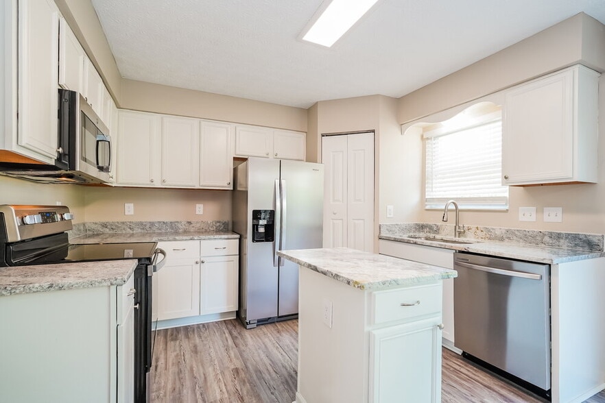 Building Photo - 1417 Fahy Dr