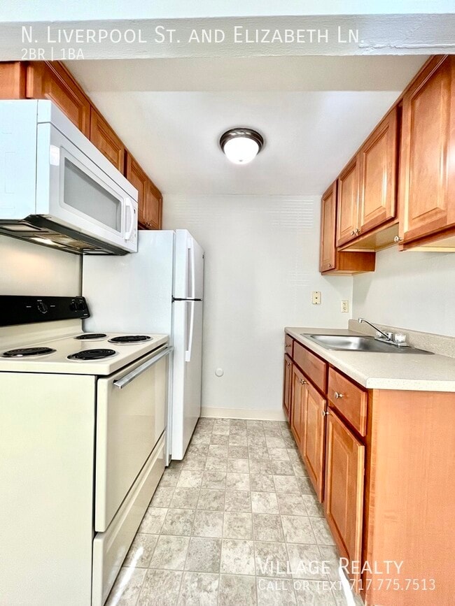 Building Photo - 45 N Liverpool St