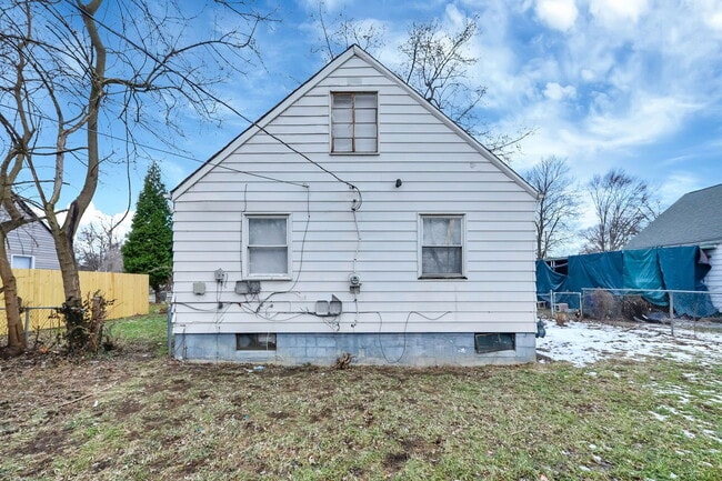 Building Photo - 118 N Kellner Rd