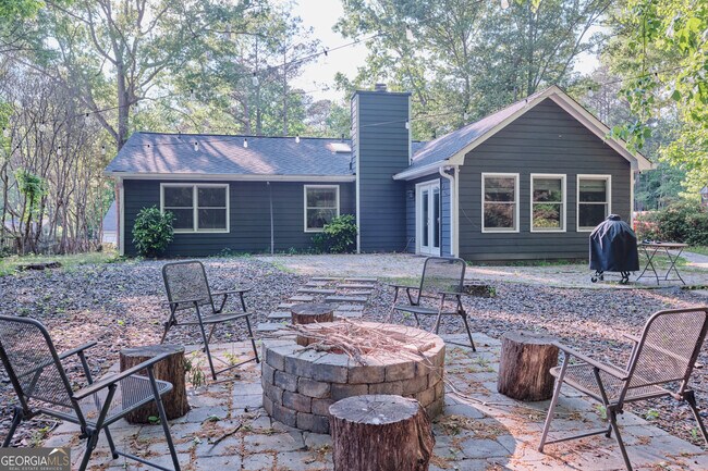 Building Photo - 135 Summer Brooke