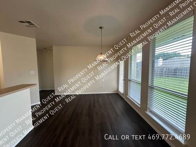 Building Photo - 2816 Blue Heron Dr