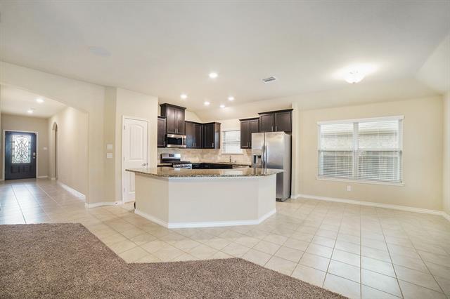Building Photo - 2104 Lake Pine Dr