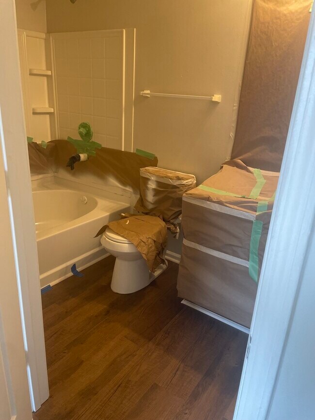 Building Photo - New Flooring Great Location!