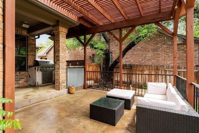 Building Photo - 3800 Turkey Path Bend