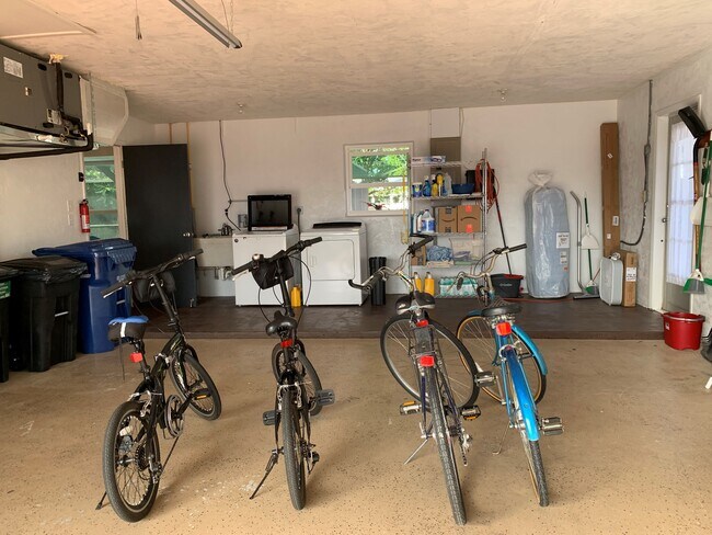 Building Photo - 7243 Antigua Pl