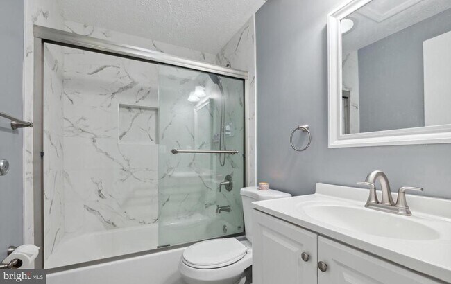 Building Photo - 1679 Fieldthorn Dr