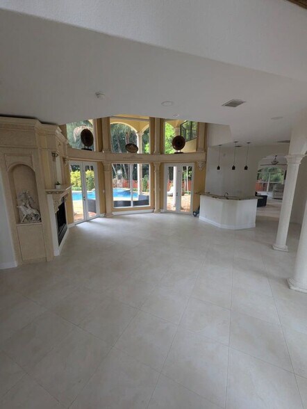 Building Photo - 6301 SW 58th Ct