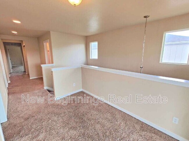 Building Photo - 2562 Ellingwood Dr