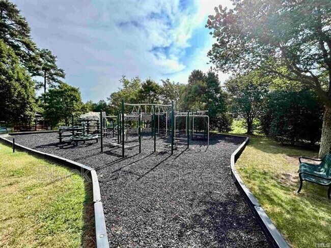 Building Photo - 412 Canyon Lake Cir