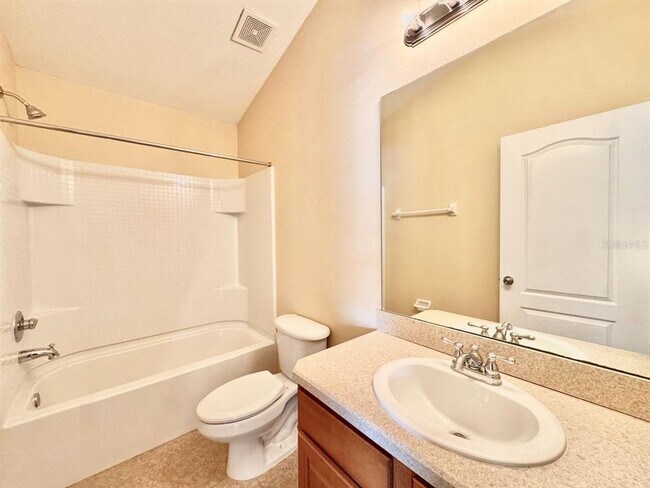 Building Photo - 7001 Interbay Blvd