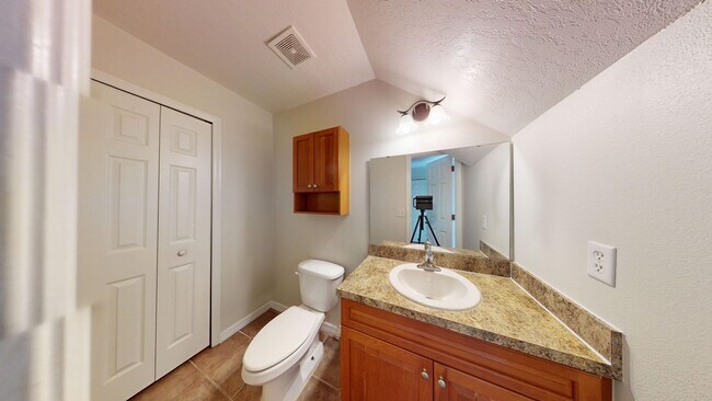 Building Photo - 2Bed/1.5Bath TOWNHOUSE IN WINTER PARK!!   ...